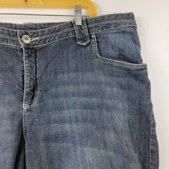 Lane Bryant Short Womens 22 Dark Wash Denim Bermuda Pockets Buttons High Rise - Picture 3 of 12